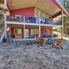 River and Pine: Banks Basecamp Lodge