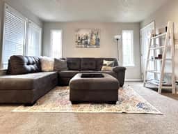 Boise Avenue Getaway, Parking for 2, yard, 3BD/3B!