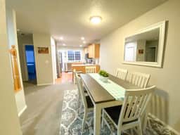Boise Avenue Getaway, Parking for 2, yard, 3BD/3B!
