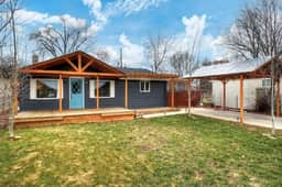 Little Blue Bungalow Pet Friendly, Fenced Yard!