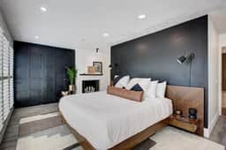 Off-Broadway - Modern w/outdoor haven
