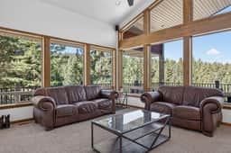 River and Pine: Banks Basecamp Lodge - Image 2