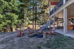 River and Pine: Banks Basecamp Lodge - Image 4
