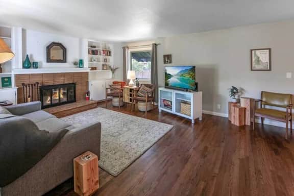 Celebration Chalet! near BSU Pets Welcome!