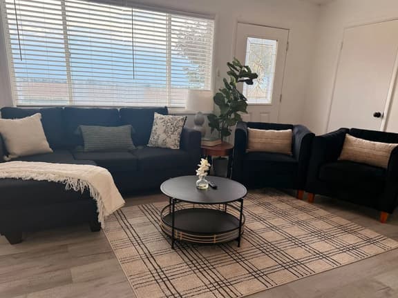 Golden Acres-your Modern Farmhouse Escape